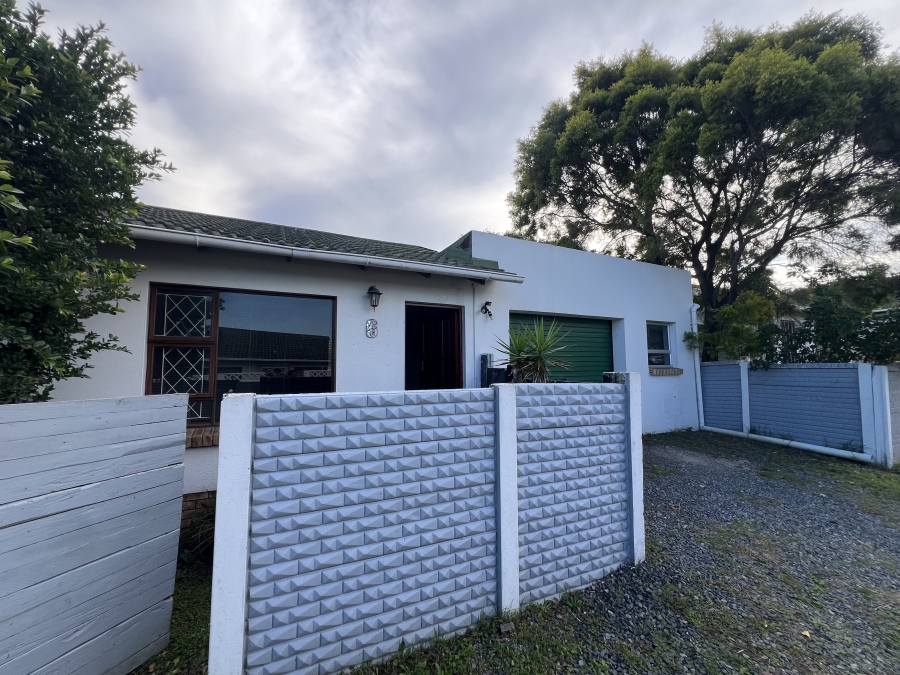 3 Bedroom Property for Sale in Nahoon Valley Park Eastern Cape